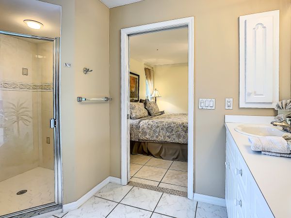 MEDITERRANEA - Cape Harbour Area - Walk to shopping 32