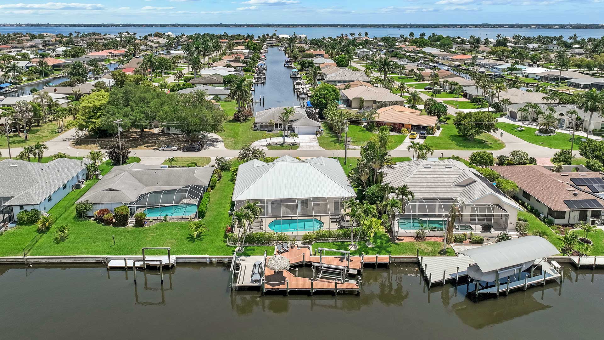 SABAL - Upscale Home in great Neighborhood 13