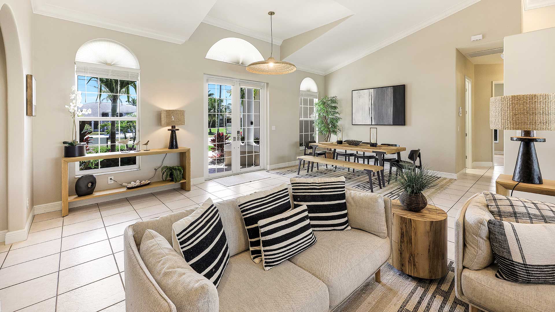 SABAL - Upscale Home in great Neighborhood 17