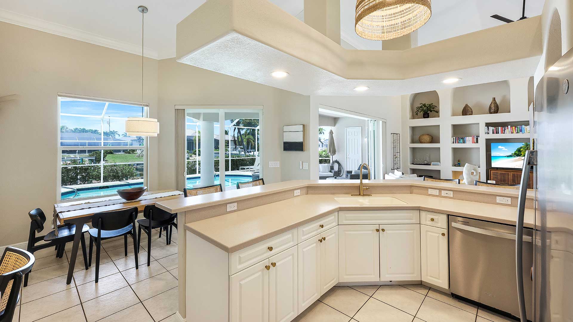 SABAL - Upscale Home in great Neighborhood 28