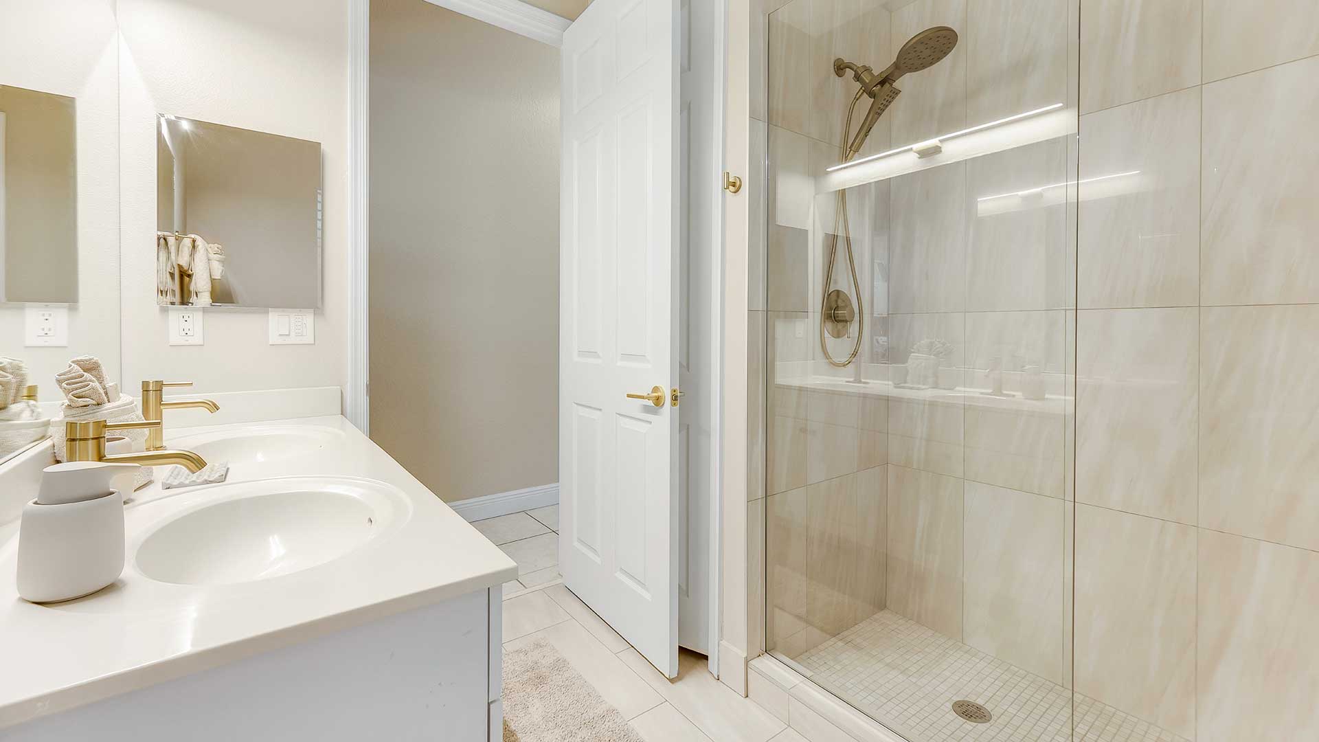 SABAL - Upscale Home in great Neighborhood 37