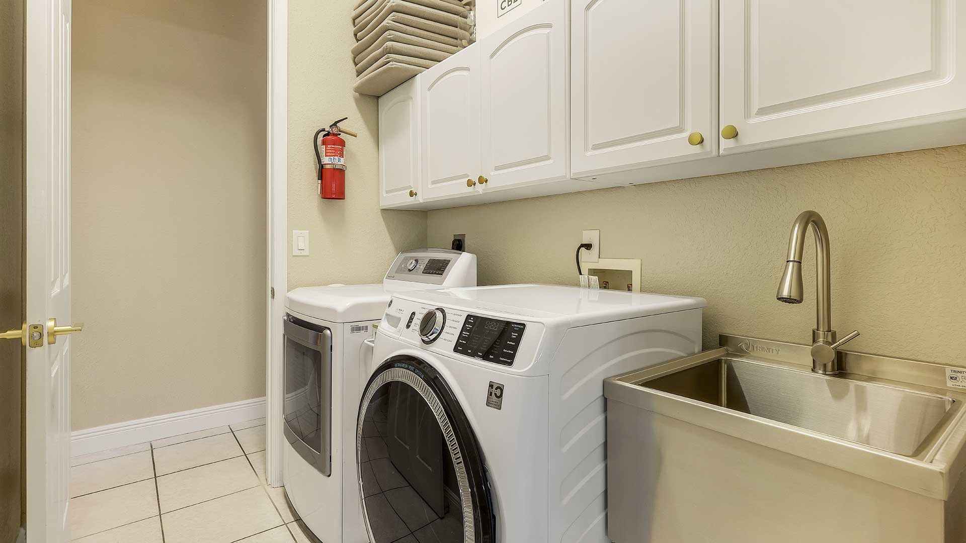 SABAL - Upscale Home in great Neighborhood 38