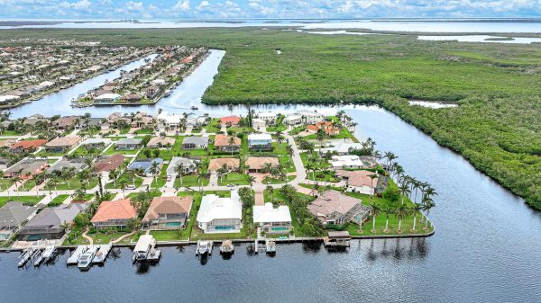 TERAMARO - At the Spreader -  Gorgeous views of water and preserve 36