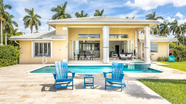 SOLD 2023: Riverfront lot in Yacht Club area - South facing 3