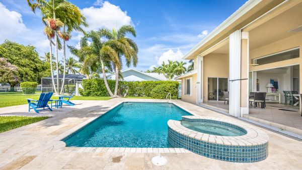 SOLD 2023: Riverfront lot in Yacht Club area - South facing 4