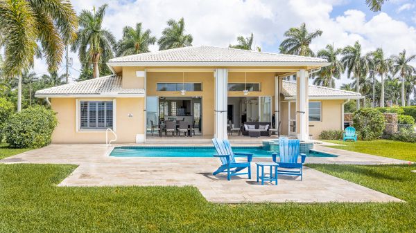 SOLD 2023: Riverfront lot in Yacht Club area - South facing 5