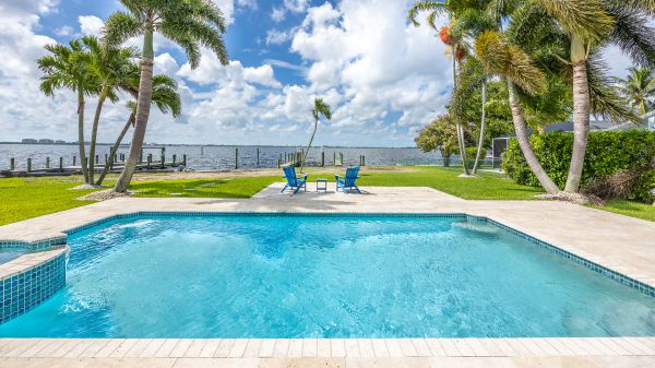 SOLD 2023: Riverfront lot in Yacht Club area - South facing 9
