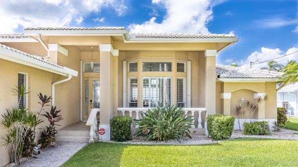 SOLD 2023: Riverfront lot in Yacht Club area - South facing 13