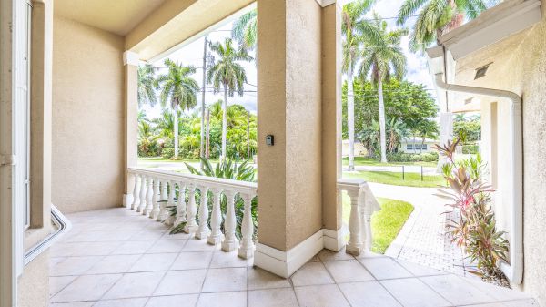 SOLD 2023: Riverfront lot in Yacht Club area - South facing 14