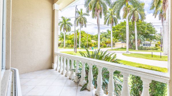 SOLD 2023: Riverfront lot in Yacht Club area - South facing 15