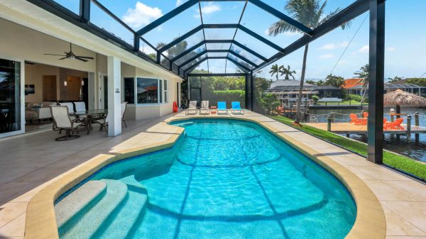 VISTA - Wide Waterview - Modern Home 4