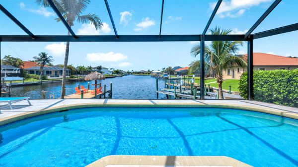 VISTA - Wide Waterview - Modern Home 7