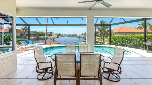 VISTA - Wide Waterview - Modern Home 11