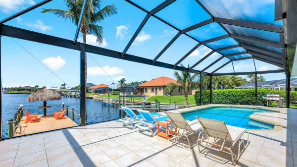 VISTA - Wide Waterview - Modern Home 12