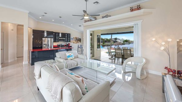 VISTA - Wide Waterview - Modern Home 16