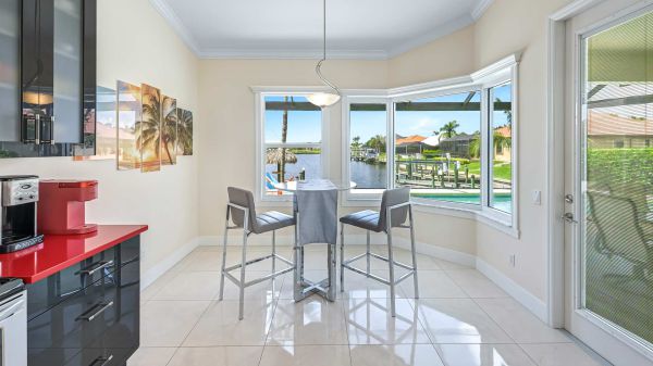 VISTA - Wide Waterview - Modern Home 21