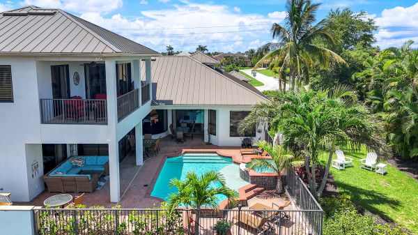 ZANTTOLLA - Luxury Mansion for 12 people 2