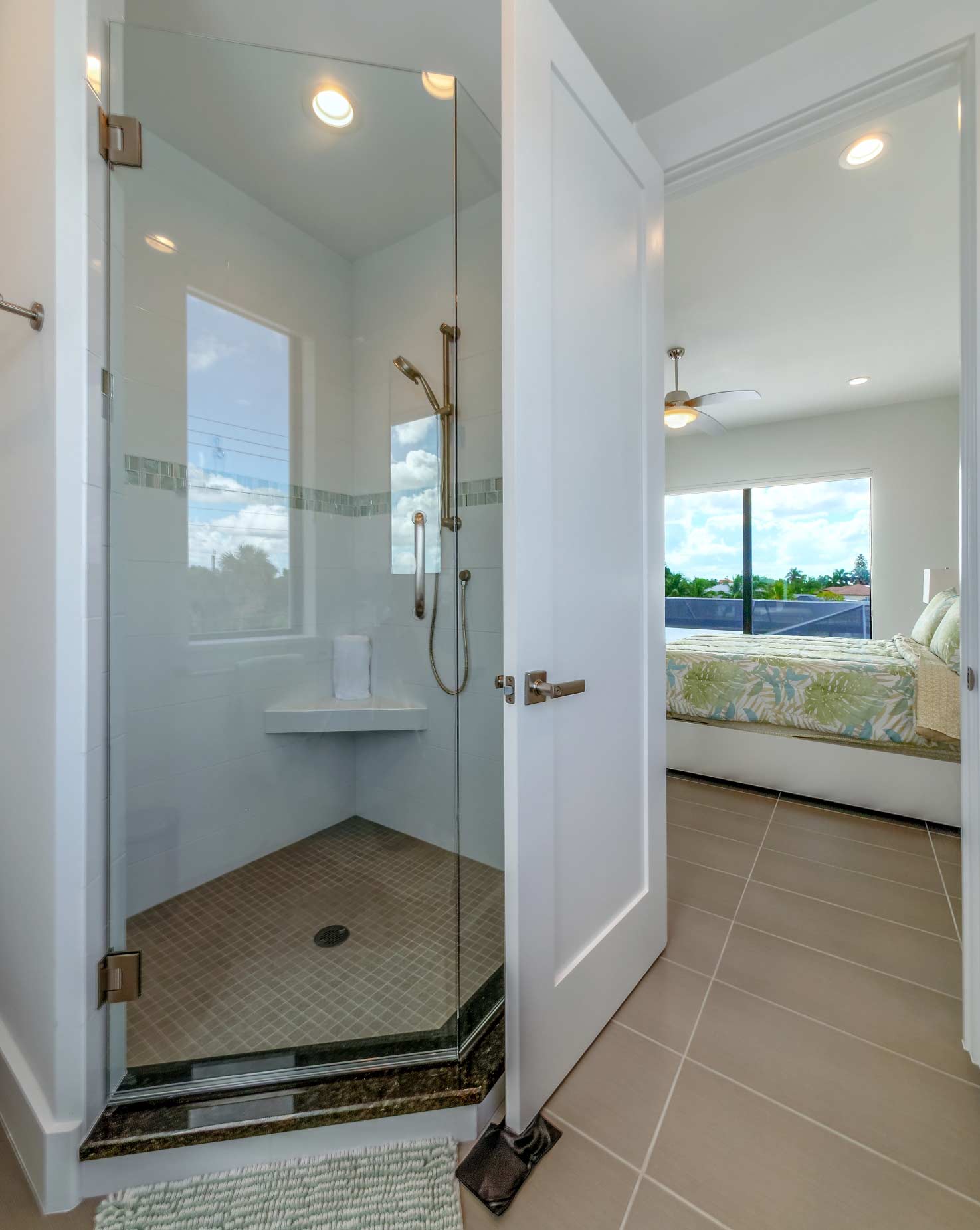 ZELADACE Yacht Club Area 26